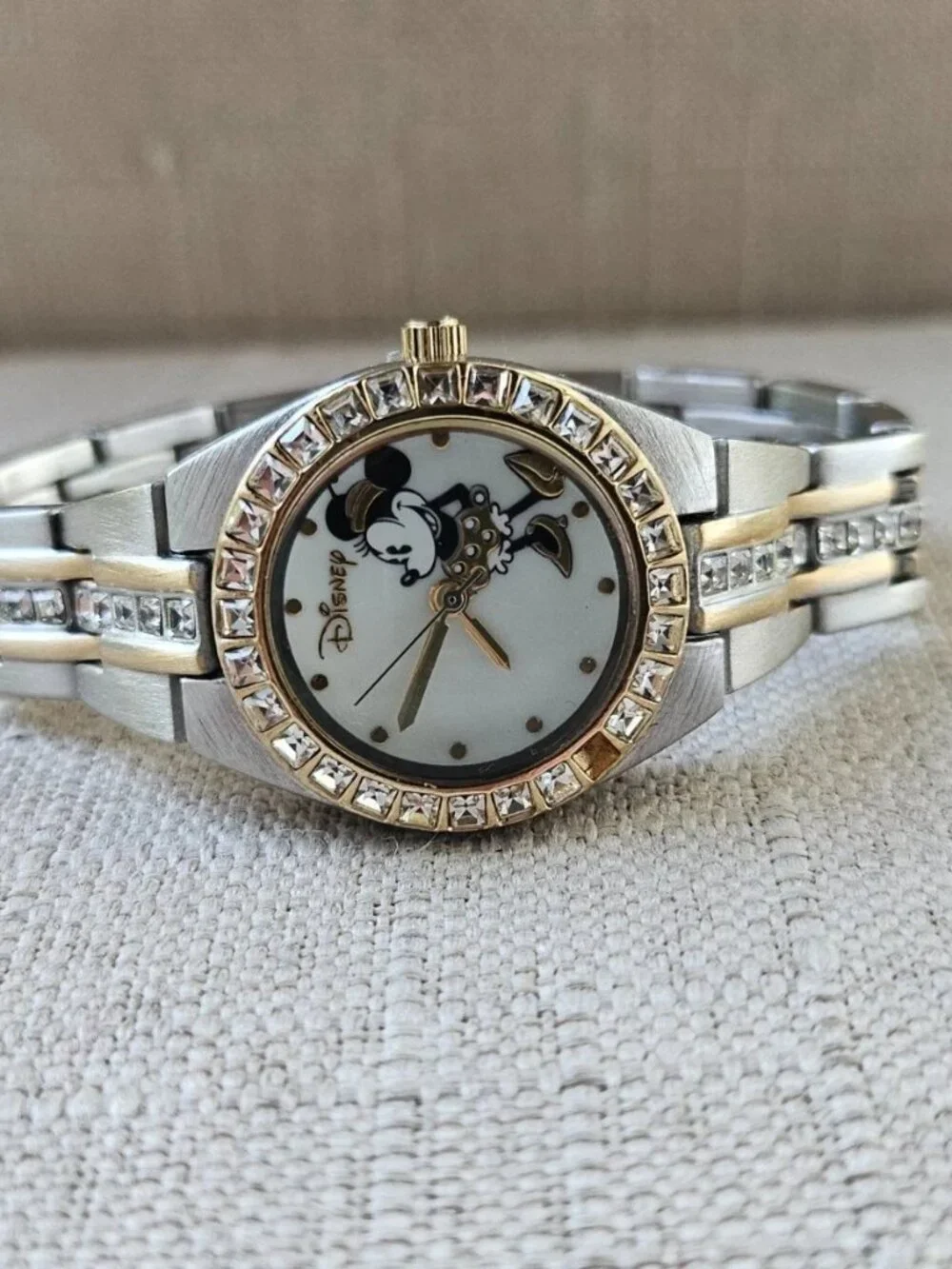 Disney Minnie Mouse Wristwatch Silver/Gold Tone Quartz Analog Wrist Watch